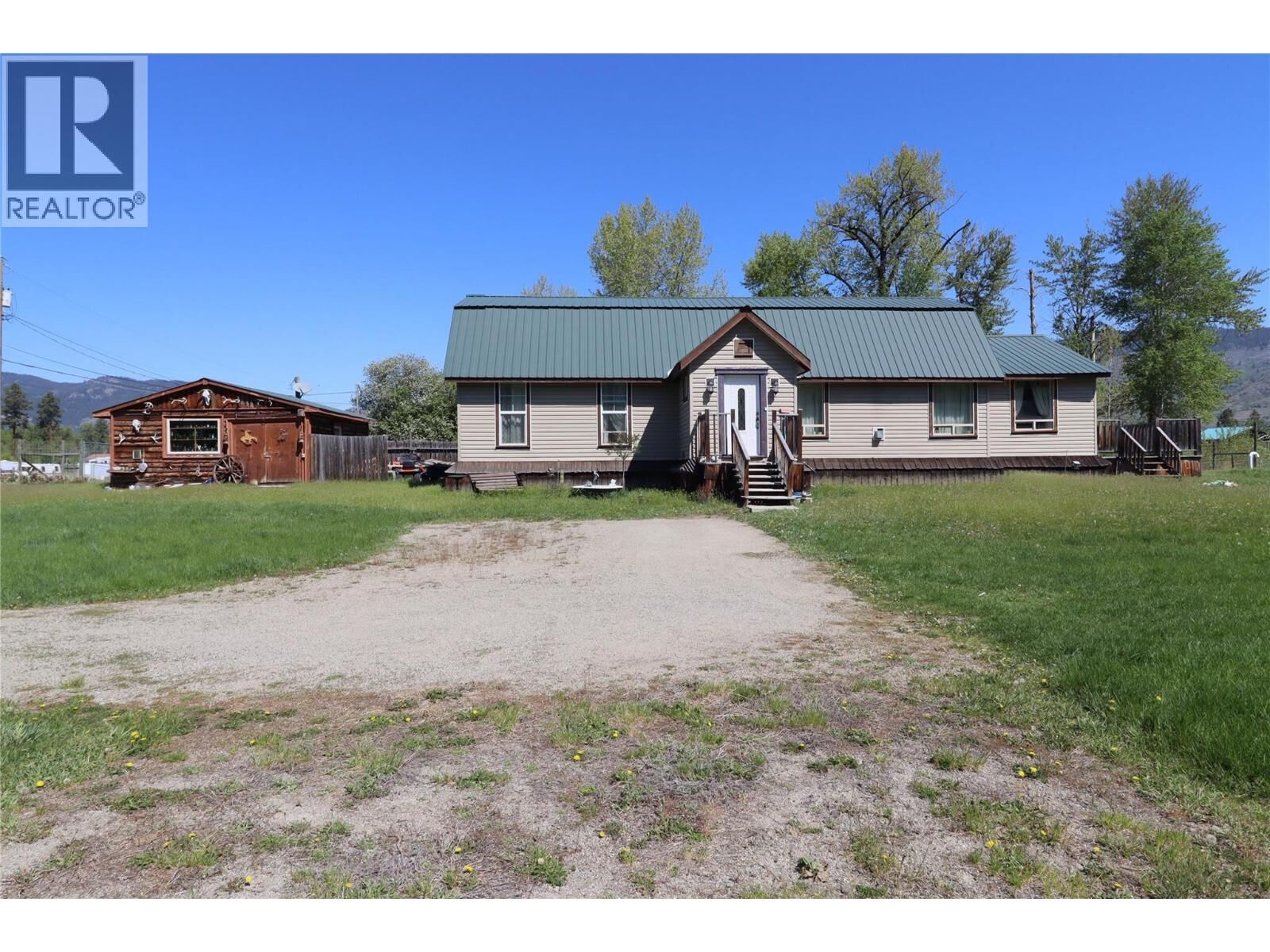 Property Photo: 5818 17th Street BC V0H 1H0