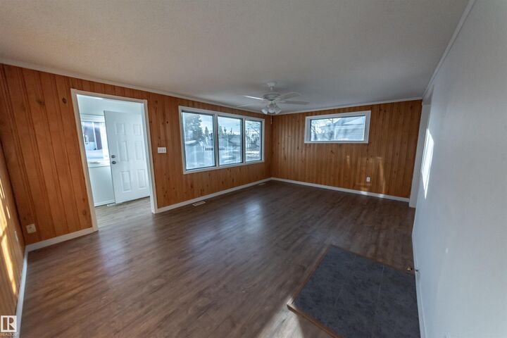 Property Photo:  4723 44 Street  AB T0E 0A0 