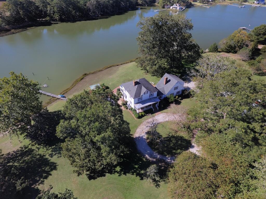 Property Photo:  16229 Finney Creek Ln  VA 23417 