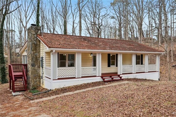 Property Photo: 182 Oak Forest Drive GA 30115