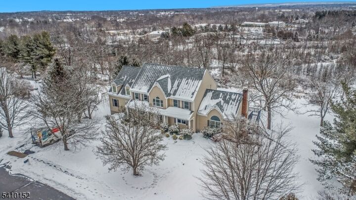 Property Photo:  10 Red Robin Way  NJ 08822 