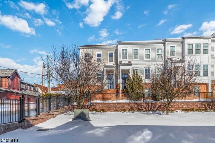 Property Photo:  7 Maple Ave Unit 6  NJ 07960 