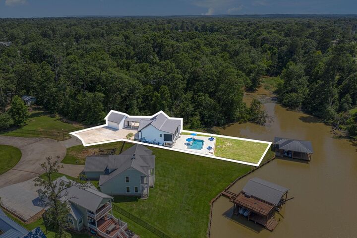 Property Photo: 111 Seagull Path TX 77364