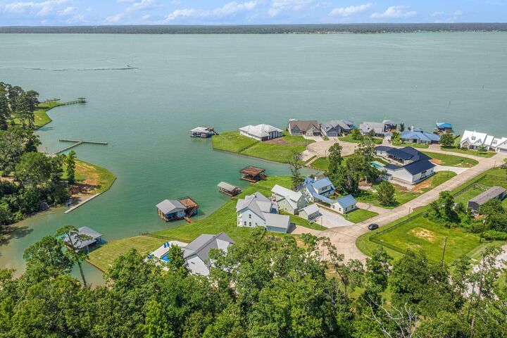 Property Photo:  111 Seagull Path  TX 77364 