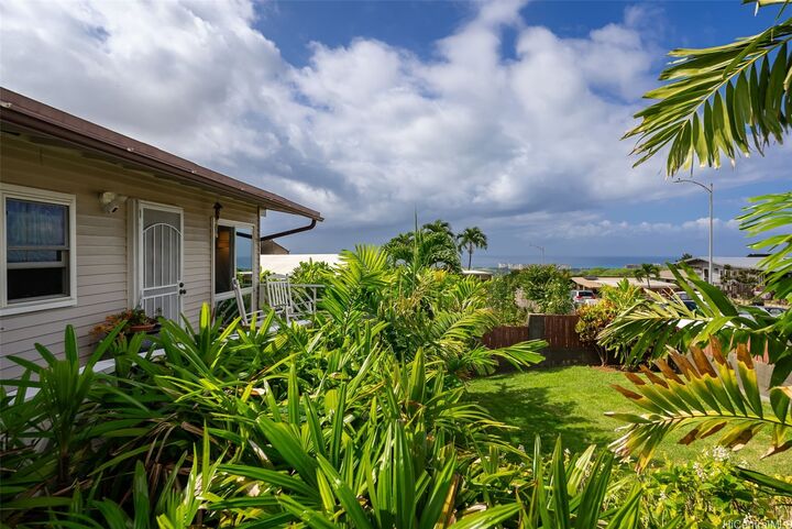 Property Photo:  92-889 Kohupono Street  HI 96707 