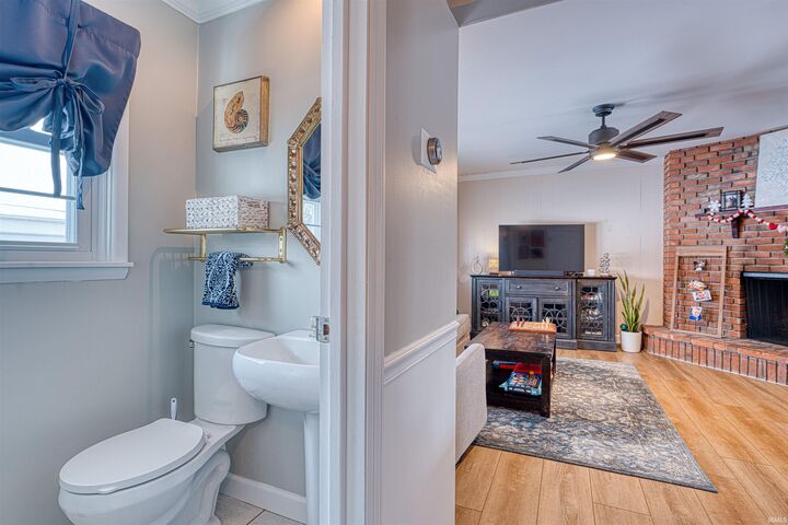 Property Photo:  5822 Hamilton Drive  IN 47711 