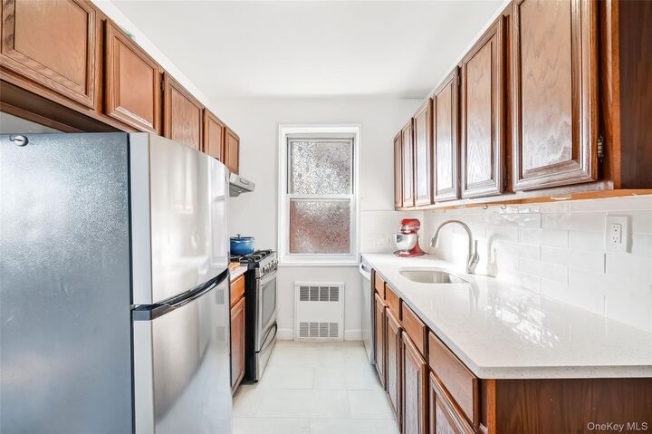 Property Photo: 609 Palmer Road 5L NY 10701