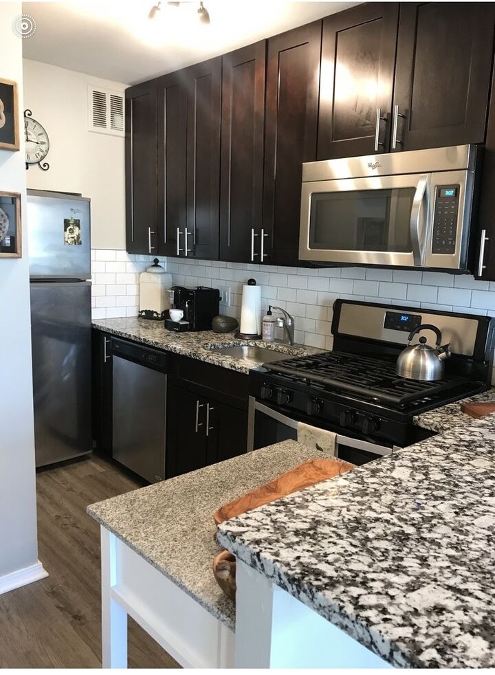 Property Photo:  1 E Scott Street 1002  IL 60610 