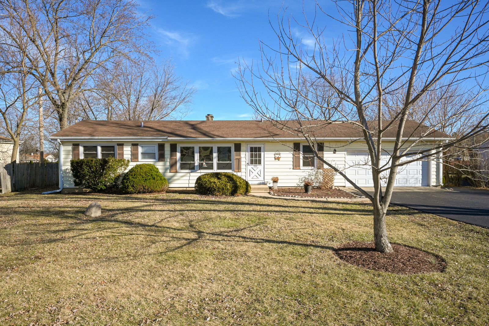 Property Photo: 2N643 Diane Avenue IL 60137