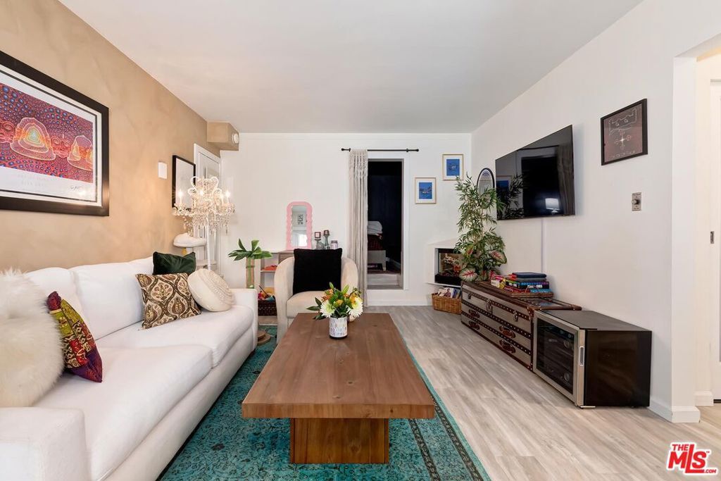 Property Photo: 8155 Manitoba Street 12 CA 90293