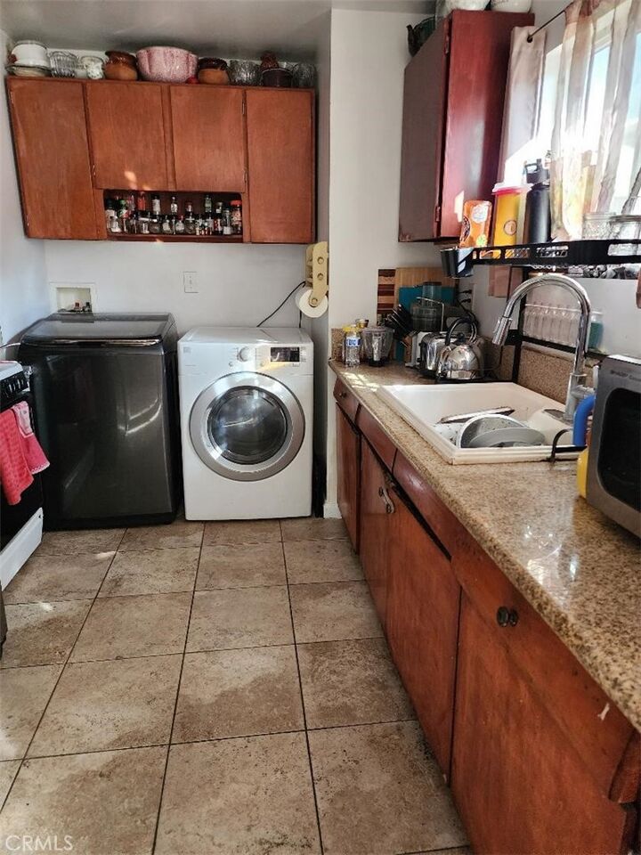 Property Photo:  319 E 98th Street  CA 90301 