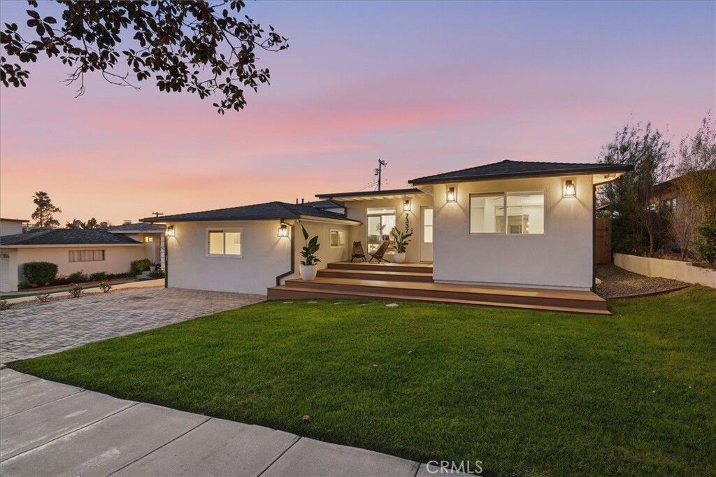 Property Photo:  7337 W 88th Street  CA 90045 