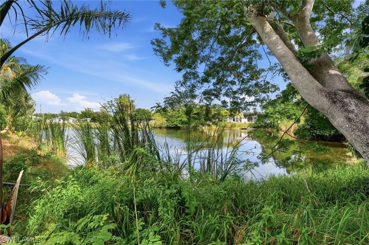 Property Photo: 4518 W Alhambra Circle FL 34103