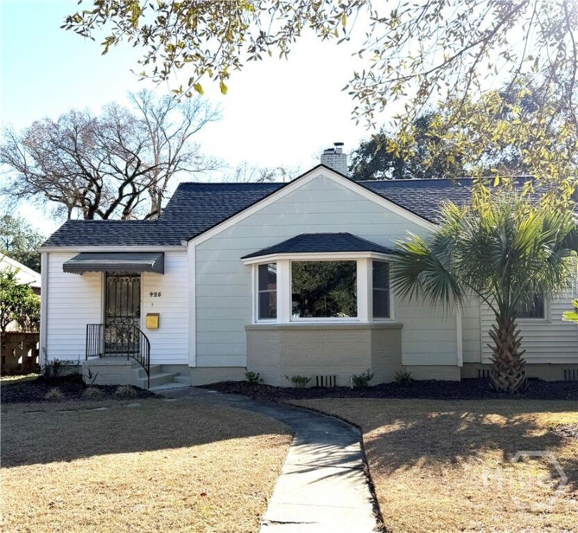 Property Photo:  425 Columbus Drive  GA 31405 