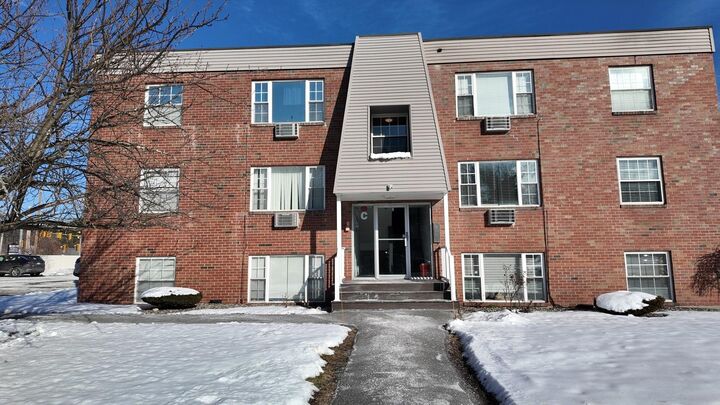 Property Photo: 99 Cluff Crossing Road NH 03079