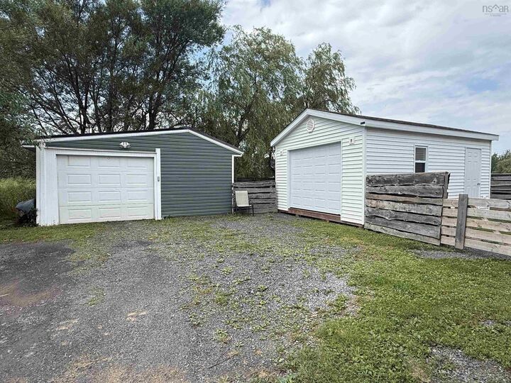 Property Photo: 1668 Mackay Street NS B0K 2A0