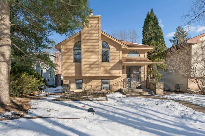 Property Photo:  4340 Halifax Avenue N  MN 55422 