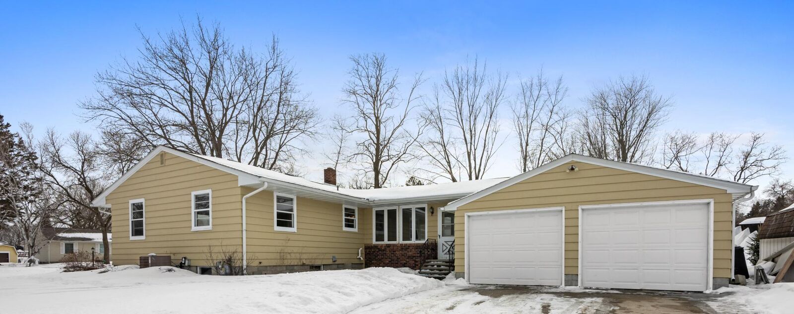 Property Photo:  302 Fingal Drive  MN 56308 