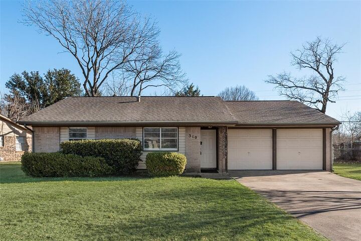 Property Photo: 310 Katherine Court TX 75137