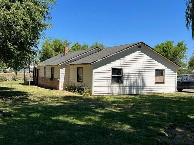 Property Photo: 585 SW Fairgrounds Road OR 97741