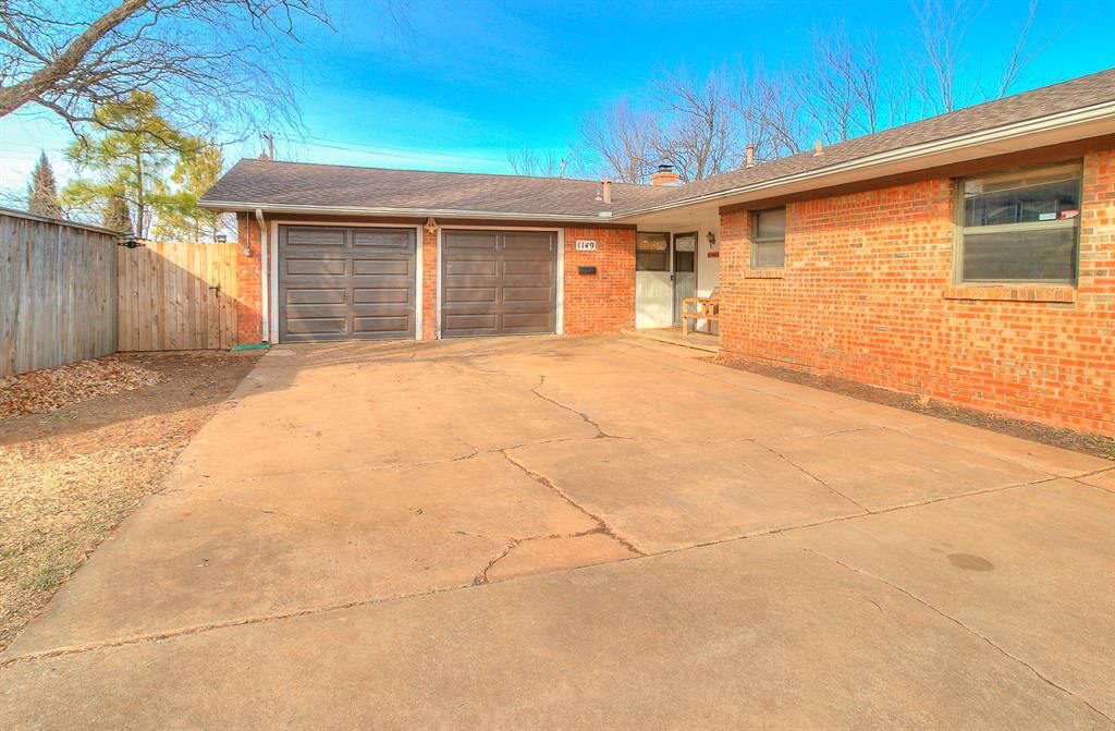Property Photo:  1149 NW 85th Street  OK 73114 