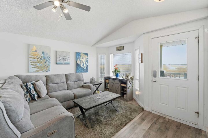 Property Photo: 106 Bayshore Drive AB T4S 0A7
