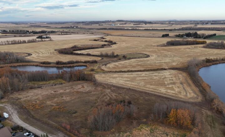 Property Photo: 5901 50 Avenue AB T4G 1R7