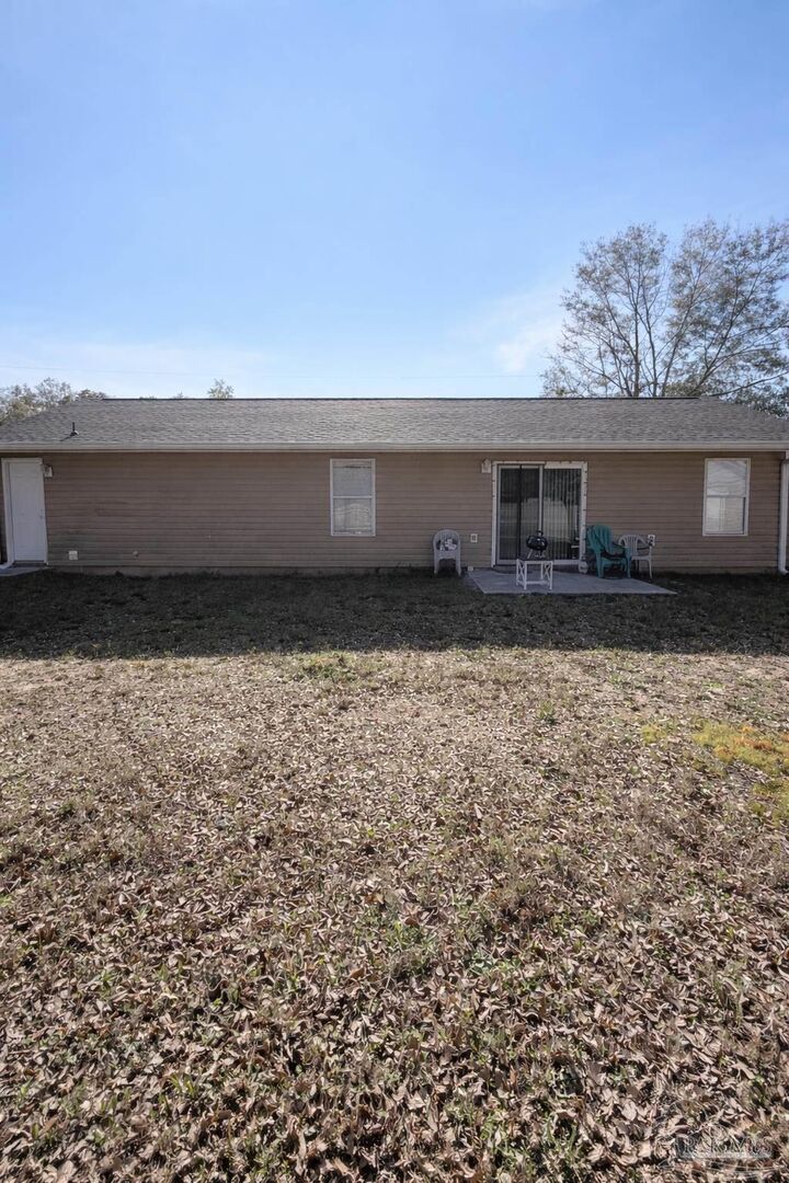 Property Photo:  4252 Castille Ave  FL 32571 