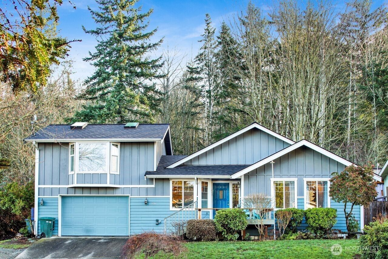 Property Photo:  840  Nevada Street  WA 98229 