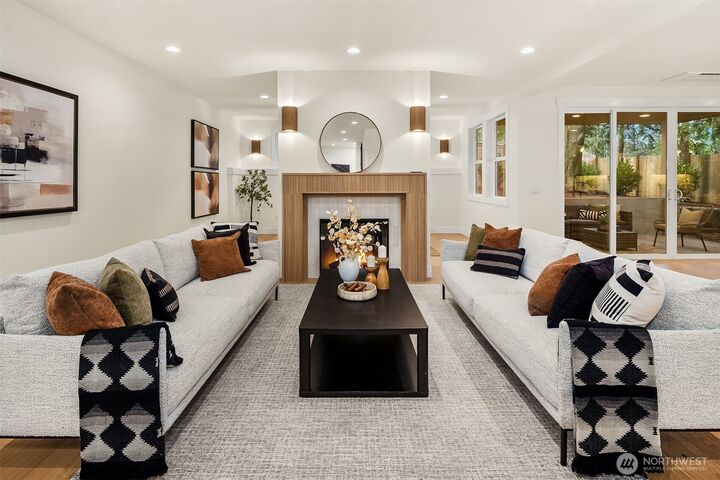 Property Photo:  11814 NE 103rd Place  WA 98033 