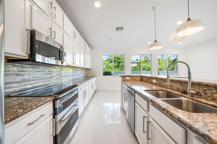 Property Photo:  131 SE 7th Avenue  FL 33060 