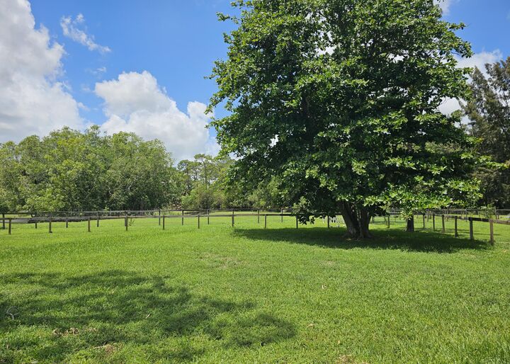 Property Photo:  1031 Hyde Park Road  FL 33470 