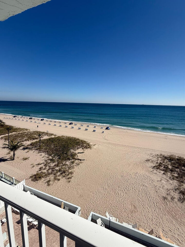 Property Photo:  4636 El Mar Drive 602  FL 33308 