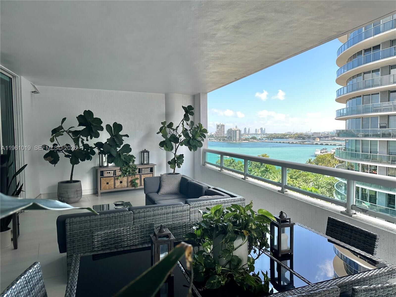 Property Photo:  1800 N Bayshore Dr 812  FL 33132 