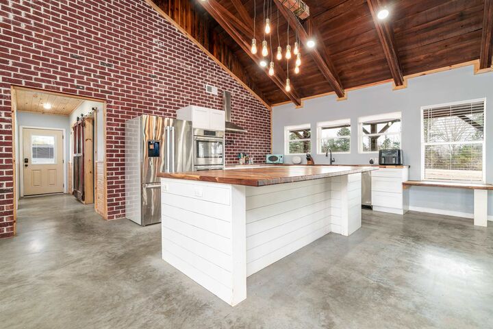 Property Photo:  549 Co Rd 310  AL 35053 - CRANE HI 