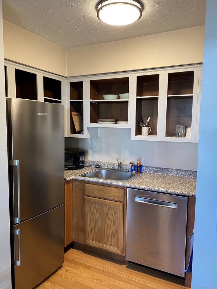 Property Photo:  120 Wooster Street Apt W  CT 06511 