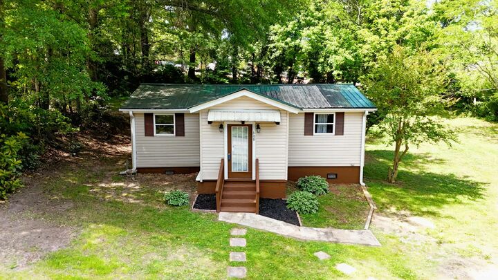 Property Photo:  508 S Church Ave  SC 29356 