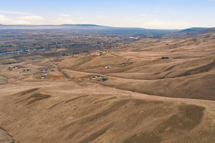 Property Photo: 3000 Nka 1545 Prsw WA 99350