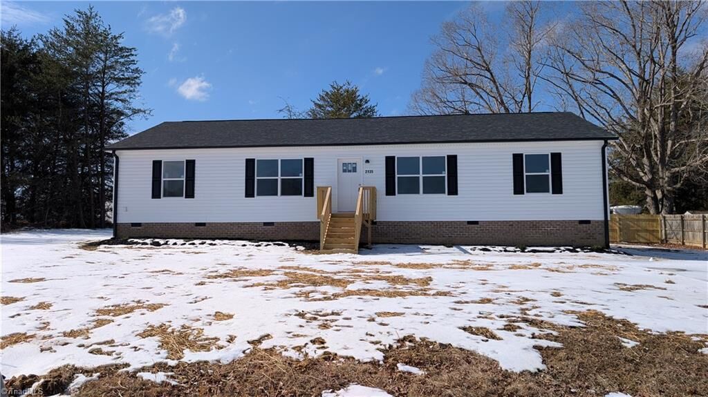 Property Photo: 2135 Meadow Ridge Road NC 27217