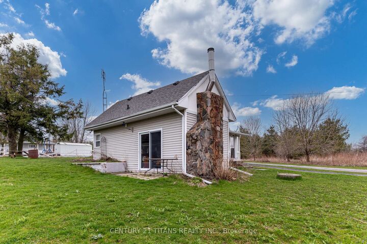 Property Photo:  130 West Beach Road  ON L1C 3K3 