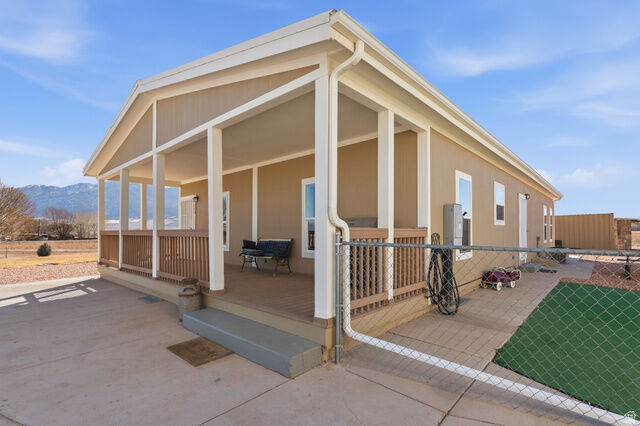 Property Photo:  323 W 400 N  UT 84754 