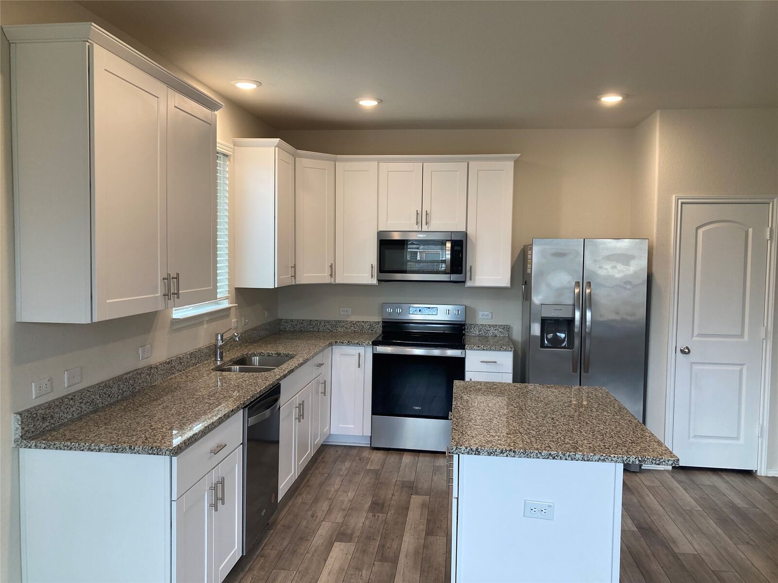 Property Photo: 137 Onna Street TX 76574