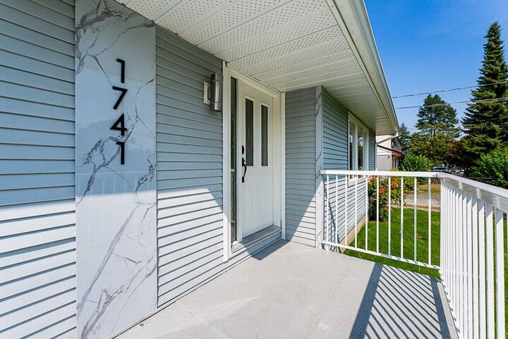 Property Photo:  1741 Salisbury Avenue  BC V3B 1X6 