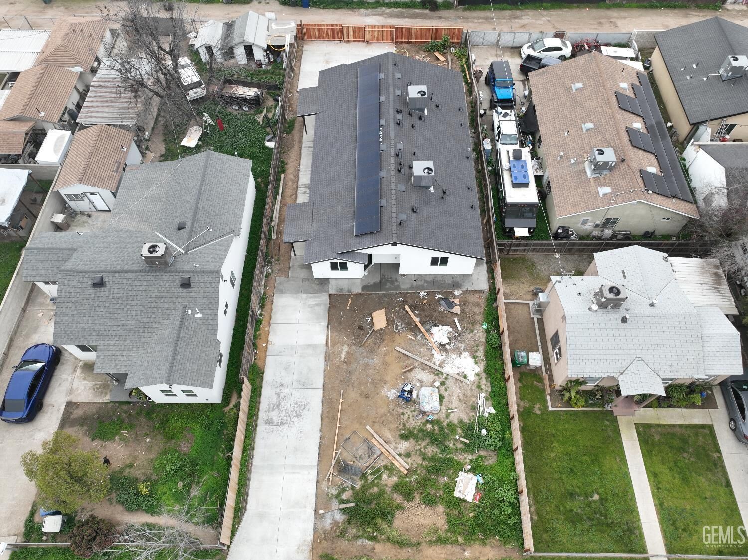 Property Photo: 617 Irene Street CA 93305