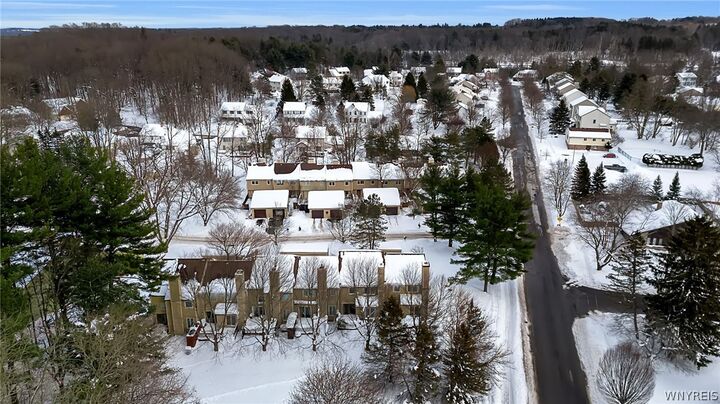 Property Photo:  3 Tunbridge Walke  NY 14052 