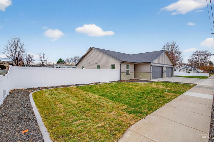 Property Photo:  606 Warner Ave B  ID 83501 