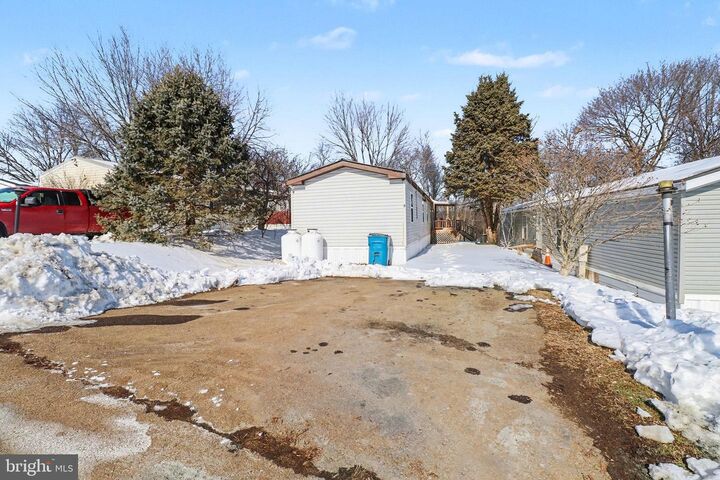 Property Photo:  14 Laura Court  PA 17566 