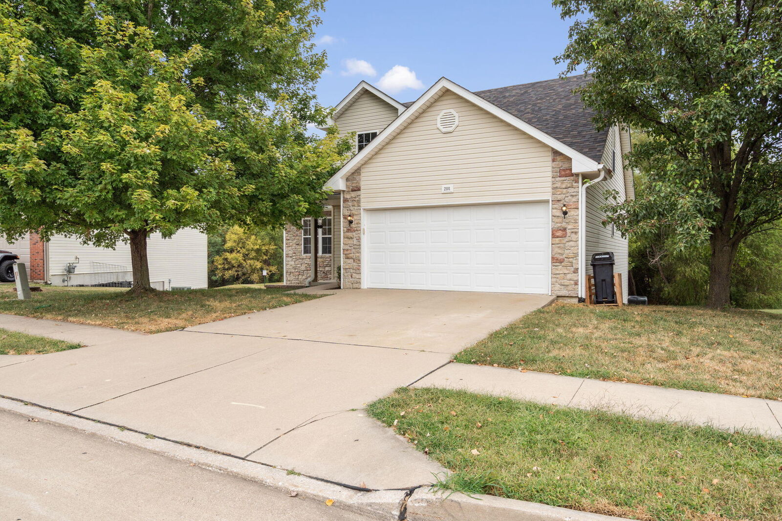 Property Photo: 2101 Bay Brook Dr MO 65201