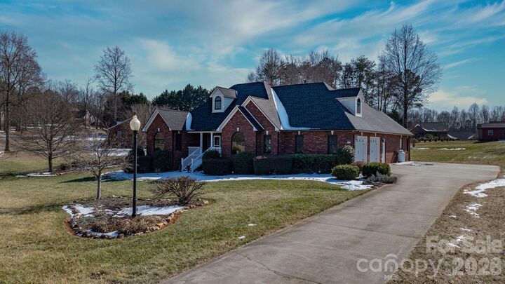 Property Photo:  1925 Cordia Circle  NC 28658 