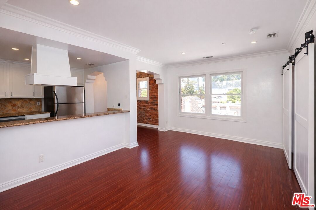 Property Photo:  1236 N Flores St  CA 90069 